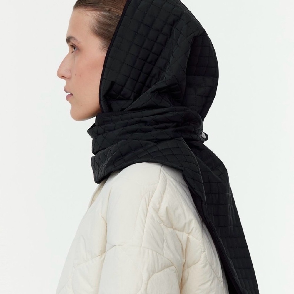 UNU Head Scarf Black Puffer Quilted Shawl Balaclava
